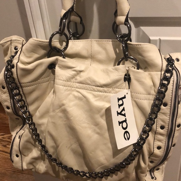 Women’s Creme Purse HYPE By: MONDANI NWT - Picture 2 of 5